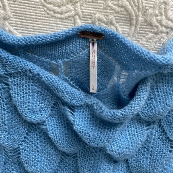 Blue Free People sweater - Picture 3 of 4